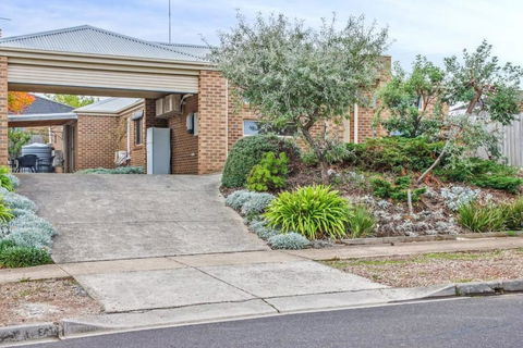 Reconnect On Daly I Epworth And Deakin - Foster Accommodation 0