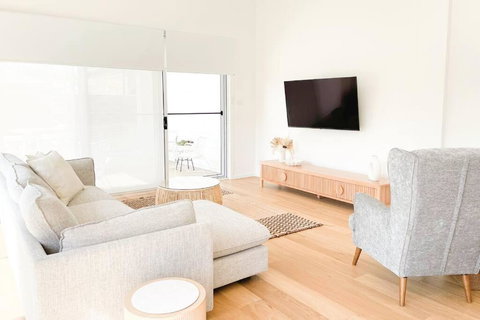 Red Brick Central Retreat - Foster Accommodation 1