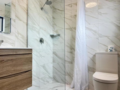 Red Cedar Motel - Foster Accommodation 1