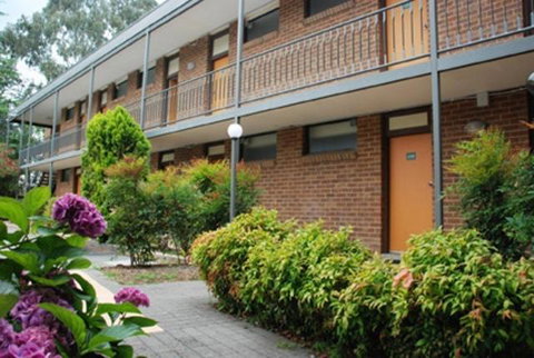 Red Cedars Motel - Foster Accommodation 0