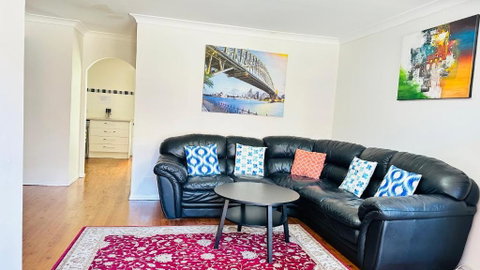 Quiet Family Townhouse In Wollongong CBD - Foster Accommodation 0