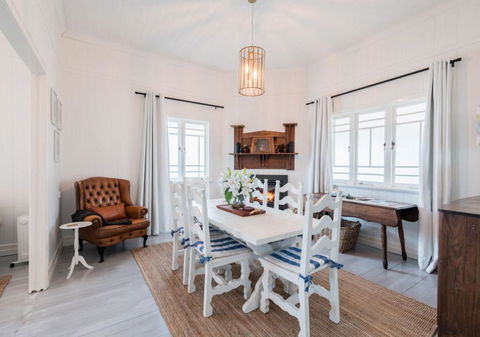 Pretty Pink Queenslander With Spectacular Views! - Foster Accommodation 2