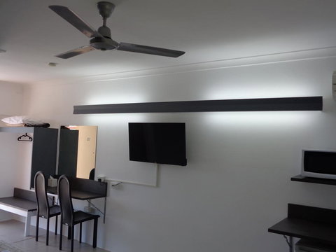 Aspley Sunset Motel - Foster Accommodation 1