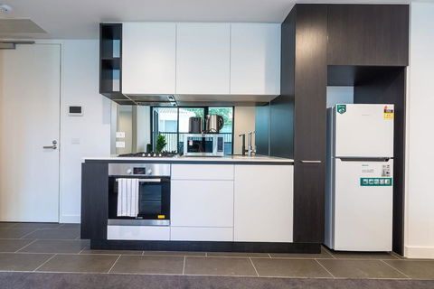 Astrina Deluxe 1 Bedroom - Foster Accommodation 2