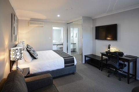 Astro Dish Motor Inn - Foster Accommodation 1