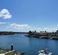 Attached Self Service Waterfront Whole Villa - Sydney - Foster Accommodation