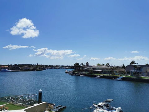 Attached Self Service Waterfront Whole Villa - Sydney - Foster Accommodation 0