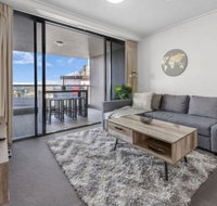 AU1 - Long Stay w Balcony RiverViews Fast WiFi - Foster Accommodation