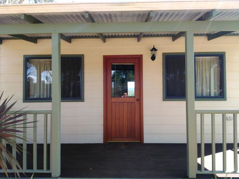 Augusta Chalet - Foster Accommodation 1
