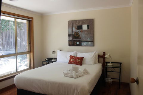 Australian Home Away @ Doncaster Anderson Creek 2 - Foster Accommodation 2