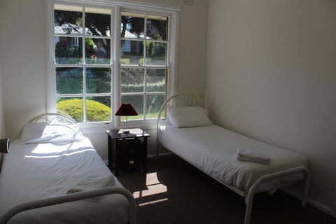 Australian Home Away @ Doncaster Grange Park - Foster Accommodation 2