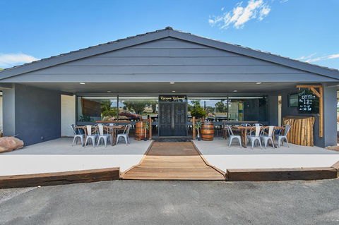 Australian Homestead Motor Lodge - Foster Accommodation 1
