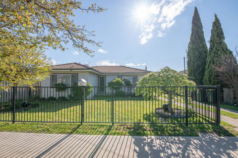 Autumn St - Trendy East Orange - Near CBD - Foster Accommodation 0