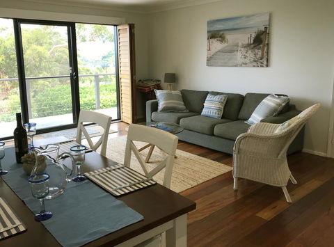 Avalon Seashells 2 Bedroom Apartment With Pool - Foster Accommodation 2