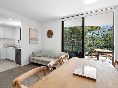 Avoca Beach Pad- 210/14-18 Cape Three Points Rd - Foster Accommodation 2