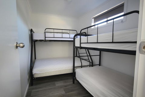Avondel Caravan Park - Foster Accommodation 2