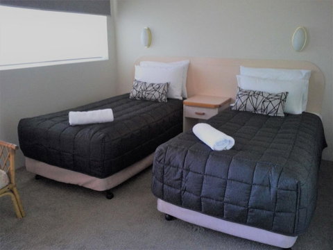 AZA Motel - Foster Accommodation 1