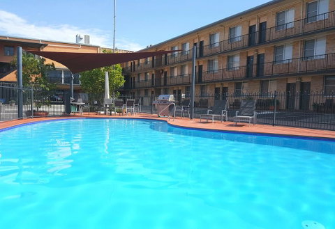 AZA Motel - Foster Accommodation 0