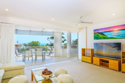 Azura Ocean View Holiday Apartment - Foster Accommodation 1