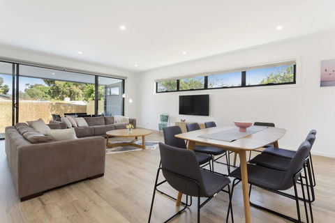 AZURE - ROSEBUD - Foster Accommodation 1