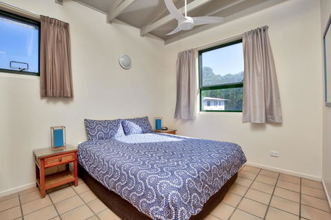 Baden 11 - Rainbow Shores, Couples Beachside Escape, Aircon, Pools - Foster Accommodation 3