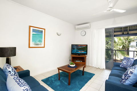 Baden 51 - Rainbow Shores, Air Conditioned, Walk To Beach, Swimming Pools - Foster Accommodation 2