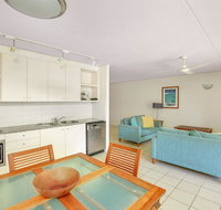Baden 61 - Rainbow Shores Air conditioned Unit Walk To Beach Pool Tennis court - Foster Accommodation