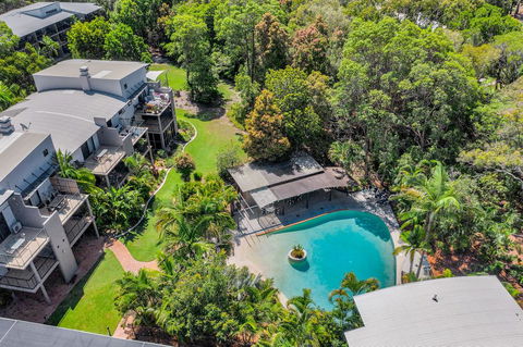 Baden 65 - Rainbow Shores, Overlooking Lap Pool, Ground Floor, Air Conditioning - Foster Accommodation 1