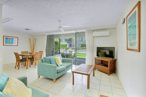 Baden 65 - Rainbow Shores, Overlooking Lap Pool, Ground Floor, Air Conditioning - Foster Accommodation 2