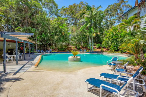 Baden 72 - Rainbow Shores, Stroll To The Beach, Air Con, Swimming Pools - Foster Accommodation 2