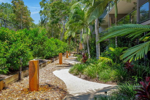 Baden 72 - Rainbow Shores, Stroll To The Beach, Air Con, Swimming Pools - Foster Accommodation 3