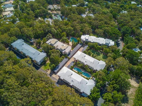 Baden 90 - Rainbow Shores, Resort Unit, Pools, Tennis Court, Walk To Beach - Foster Accommodation 3