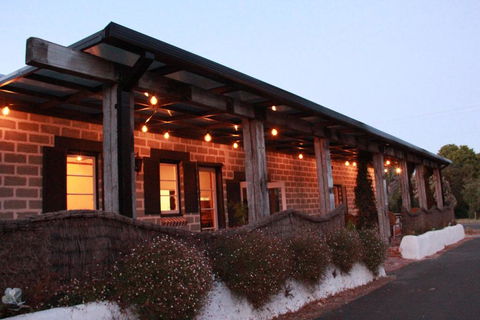 Bakehouse '38 Restaurant & Guesthouse - Foster Accommodation 0