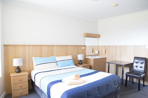 Bamboo Motor Inn - Foster Accommodation 1