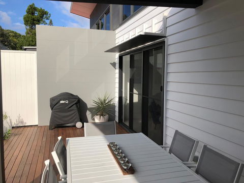 Banksia Villa - Foster Accommodation 2