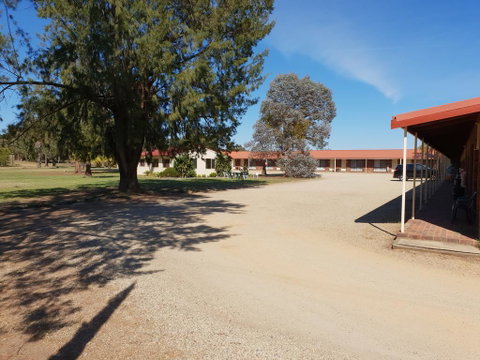 Barooga Golf View Motel - Foster Accommodation 0