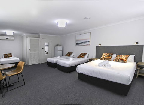 Batemans Bay Hotel - Foster Accommodation 2
