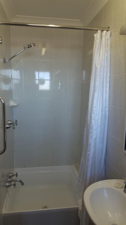 Bathurst Gold Panner - Foster Accommodation 3