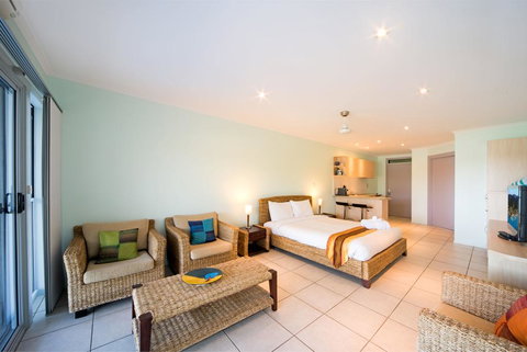 Baybliss Apartments Studio 3 - Foster Accommodation 1