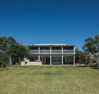 Beach Buoys House - Foster Accommodation