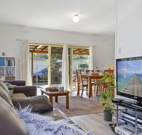 Beach Escape  Currarong - basic family accommodation - Foster Accommodation
