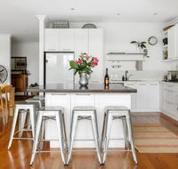 Beach House Avalon - Foster Accommodation