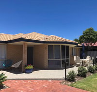 Beach House by the bay - Foster Accommodation