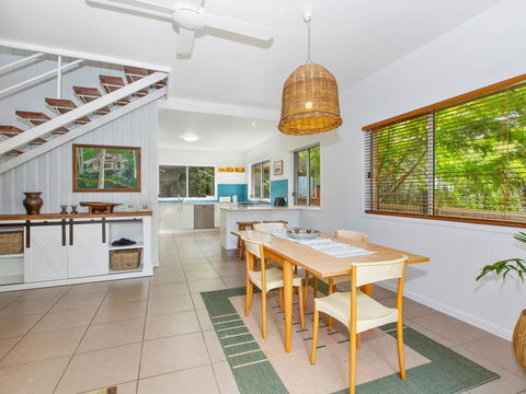 BEACH HOUSE ON PEARL - Foster Accommodation 1