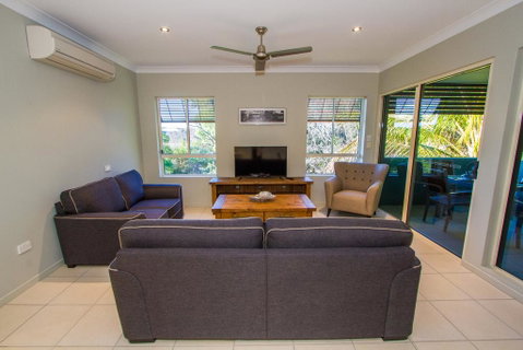 Beach Pad 2 - Foster Accommodation 3