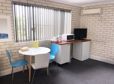 Beach Park Motel - Foster Accommodation 1