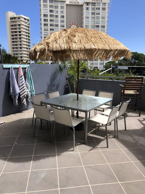 Beach Side Ocean Burleigh Heads 3 Bedroom Family Accomodation - Foster Accommodation 1