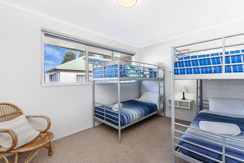 Beach Terrace 4 - Foster Accommodation 3