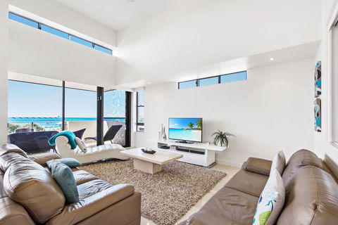 Beaches On Maroochy 1 Beach Parade - Foster Accommodation 0