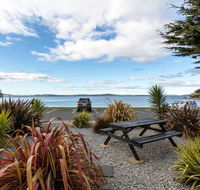 Beachfront Apartment Blackmans Bay - Foster Accommodation